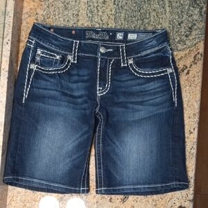 Miss Me Mid-Shorts with Contrast Stitching